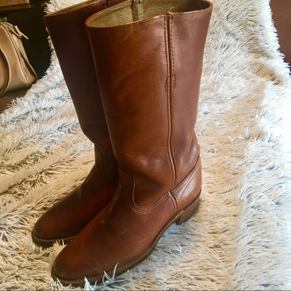 Vintage cognac brown Frye boots